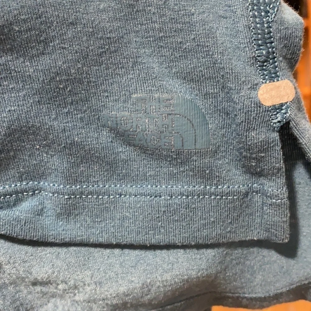 North Face Athletic Shirt Teal - Picture 9 of 9